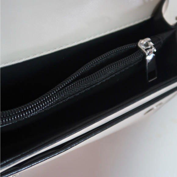 Women CrossBody Purse Crossbody Rectangular Bag with Small Decorative Chain - Picture 5 of 5